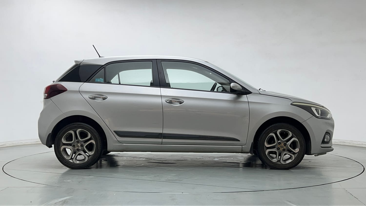 Used 2018 Hyundai Elite i20 Asta 1.2 (O) Petrol Manual exterior RIGHT SIDE VIEW