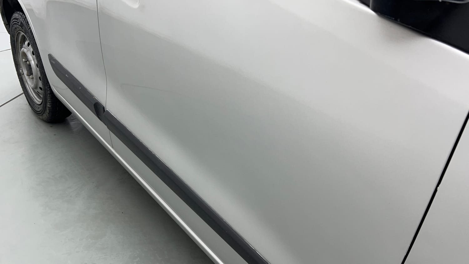 Used 2015 Maruti Suzuki Wagon R LXI Petrol Manual dents MINOR DENT