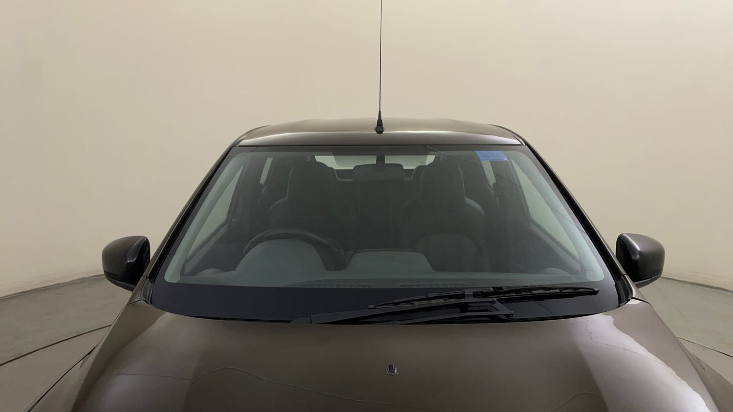 Used 2018 Renault Kwid 1.0 RXT AMT Petrol Automatic exterior FRONT WINDSHIELD VIEW