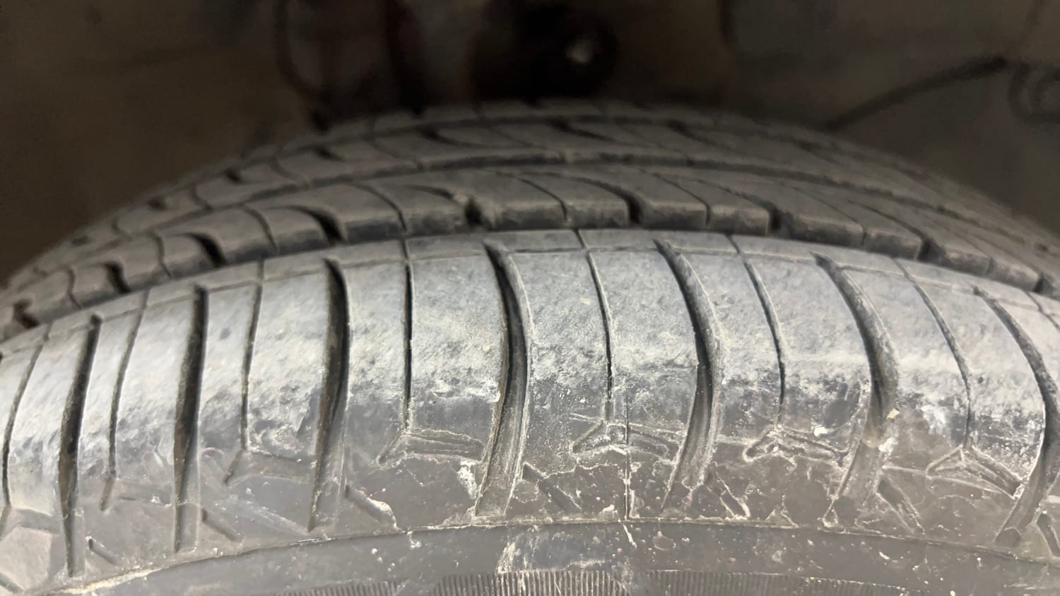Used 2015 Honda Brio VX AT Petrol Automatic tyres RIGHT FRONT TYRE TREAD VIEW