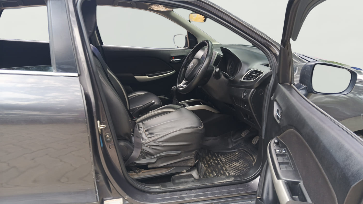 Used 2018 Maruti Suzuki Baleno Zeta 1.2 Petrol Manual interior RIGHT SIDE FRONT DOOR CABIN VIEW