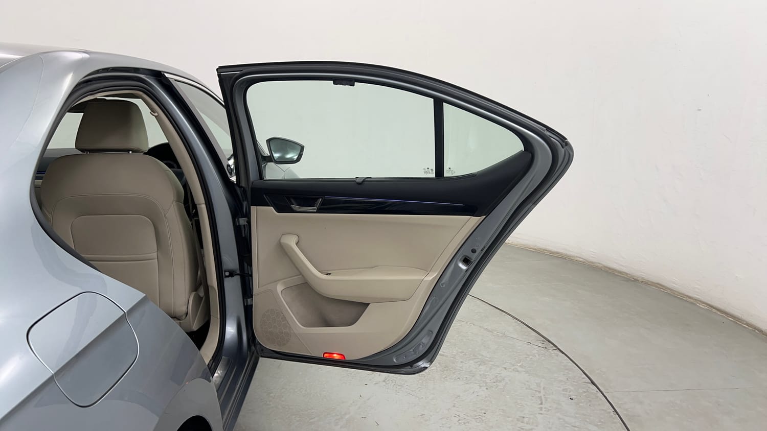 Used 2019 Skoda Superb L&K TDI AT Diesel Automatic interior RIGHT REAR DOOR OPEN VIEW
