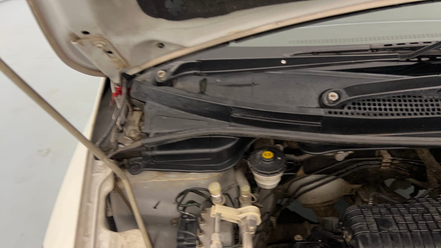 Used 2018 Honda Jazz V Petrol Petrol Manual engine ENGINE RIGHT SIDE HINGE & APRON VIEW