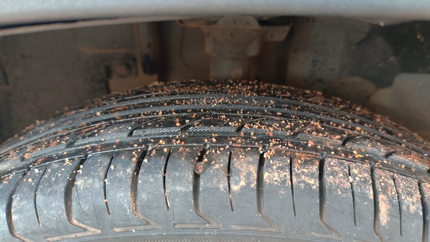 Used 2022 Renault Kwid RXT 1.0 AMT Petrol Automatic tyres LEFT FRONT TYRE TREAD VIEW