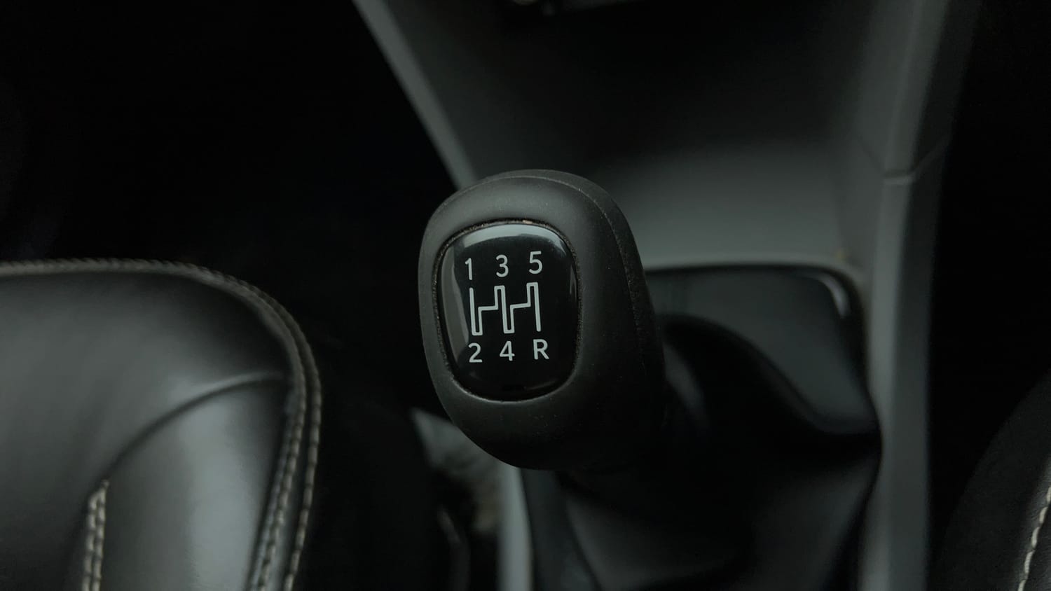 Used 2021 Tata Tiago XT CNG (Outside Fitted) Cng Manual interior GEAR  KNOB VIEW