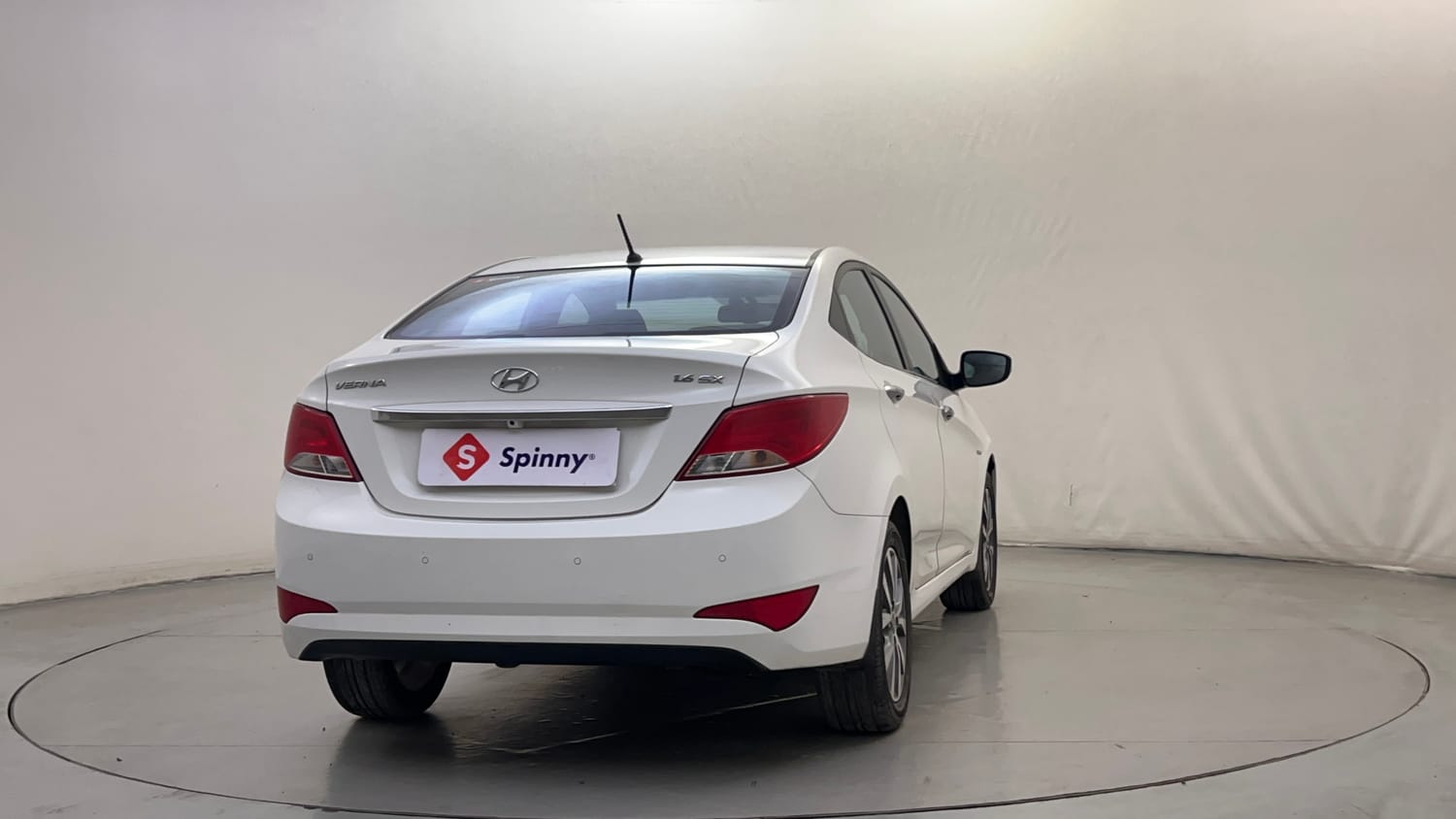 Used 2015 Hyundai Fluidic Verna 4S 1.6 VTVT SX Petrol Manual exterior RIGHT REAR CORNER VIEW