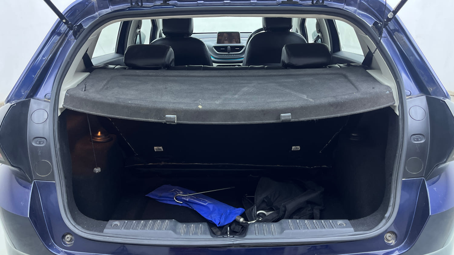 Used 2022 Tata Altroz XZA Petrol Petrol Automatic interior DICKY INSIDE VIEW