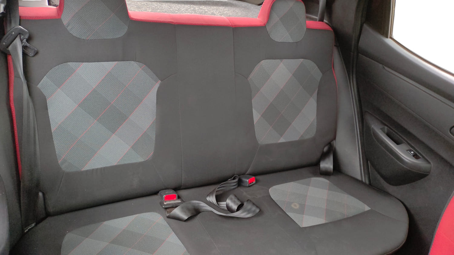 Used 2022 Renault Kwid RXT 1.0 AMT Petrol Automatic interior REAR SEAT CONDITION VIEW