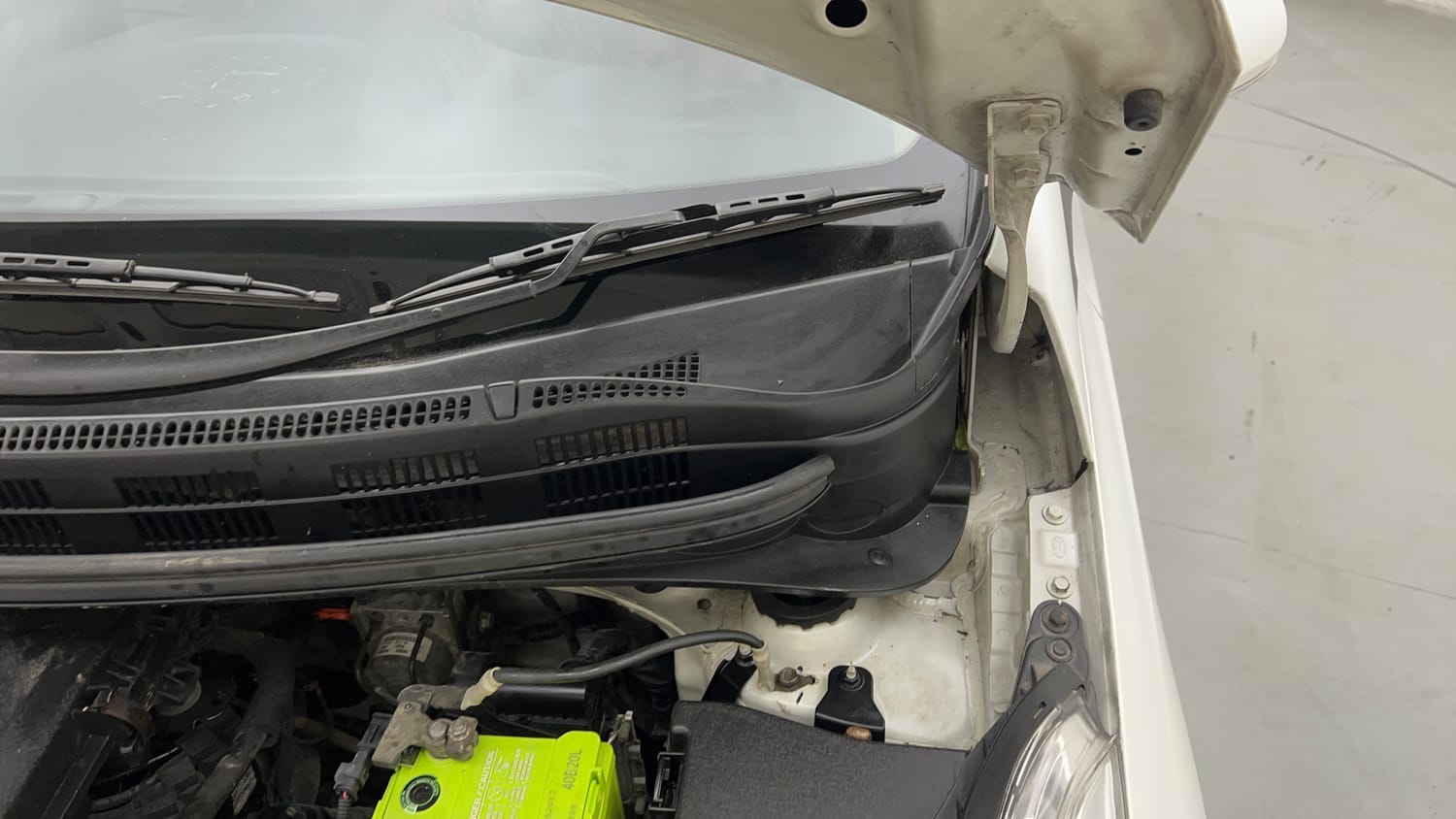 Used 2018 Hyundai Grand i10 Sportz 1.2 Kappa VTVT Petrol Manual engine ENGINE LEFT SIDE HINGE & APRON VIEW