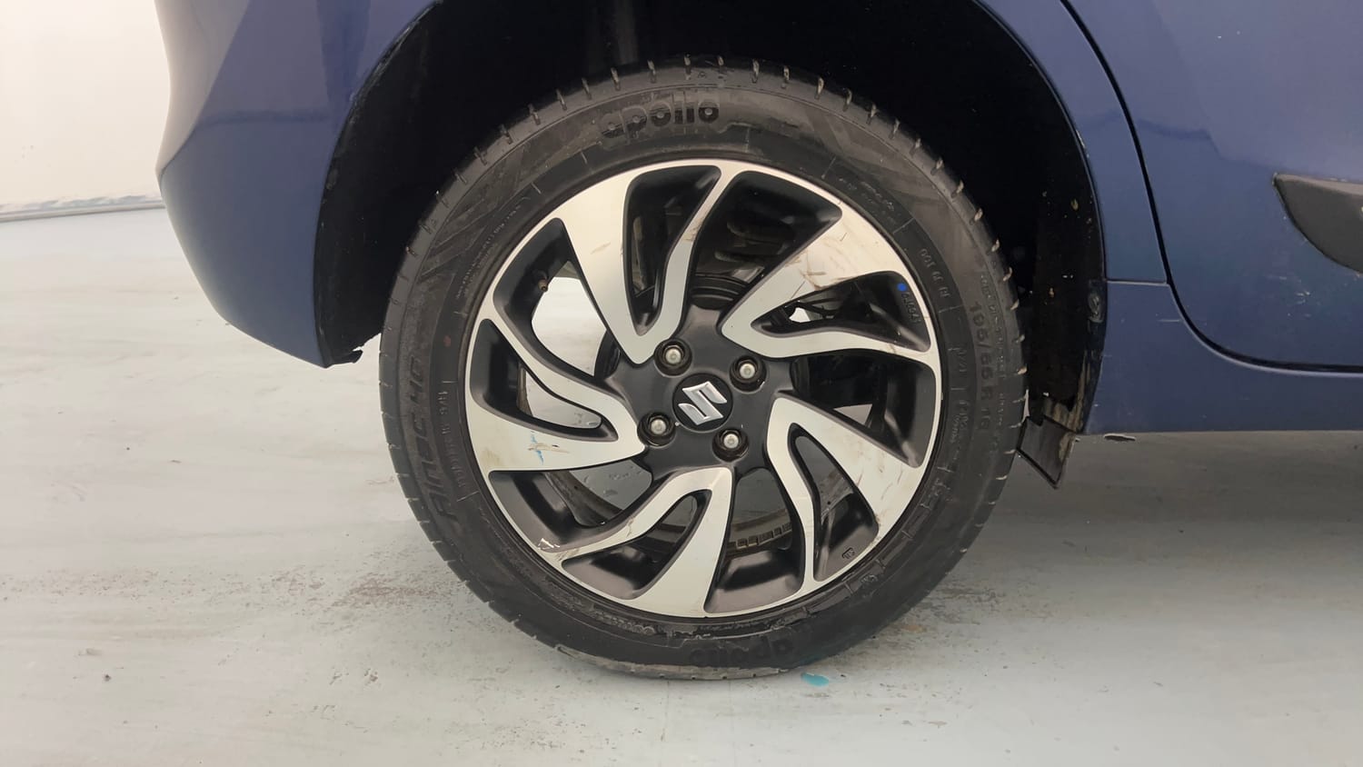 Used 2021 Maruti Suzuki Baleno Zeta Petrol Manual tyres RIGHT REAR TYRE RIM VIEW