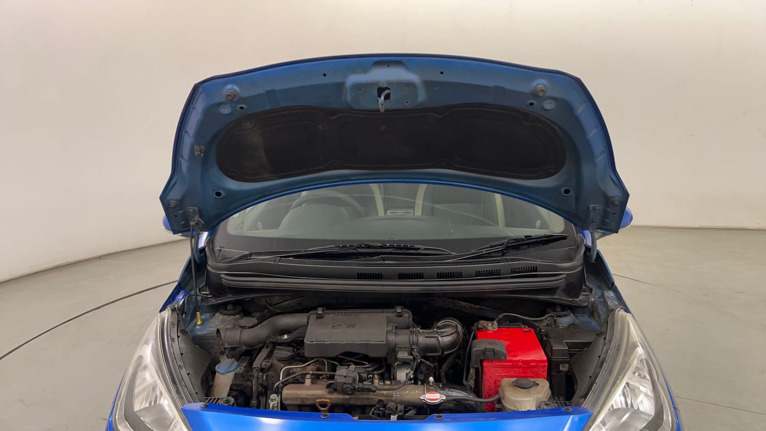 Used 2019 Hyundai Xcent SX (O)CRDi Diesel Manual engine ENGINE & BONNET OPEN FRONT VIEW