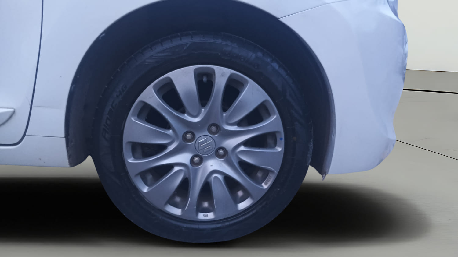 Used 2018 Maruti Suzuki Baleno Zeta 1.2 Petrol Manual tyres RIGHT FRONT TYRE RIM VIEW