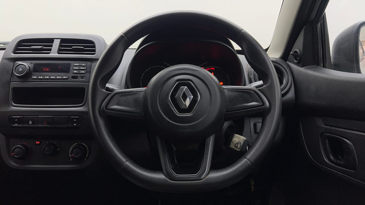 Used 2021 Renault Kwid RXL 1.0 MT Petrol Manual interior STEERING VIEW