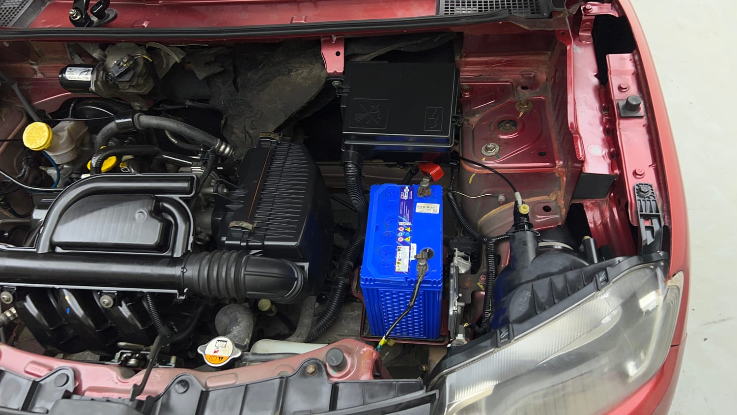 Used 2016 Renault Kwid RXT Petrol Manual engine ENGINE LEFT SIDE VIEW