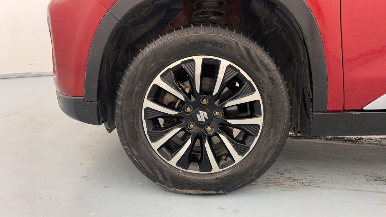 Used 2022 Maruti Suzuki Vitara Brezza [2020-2022] ZXI Plus Dual Tone Petrol Manual tyres LEFT FRONT TYRE RIM VIEW