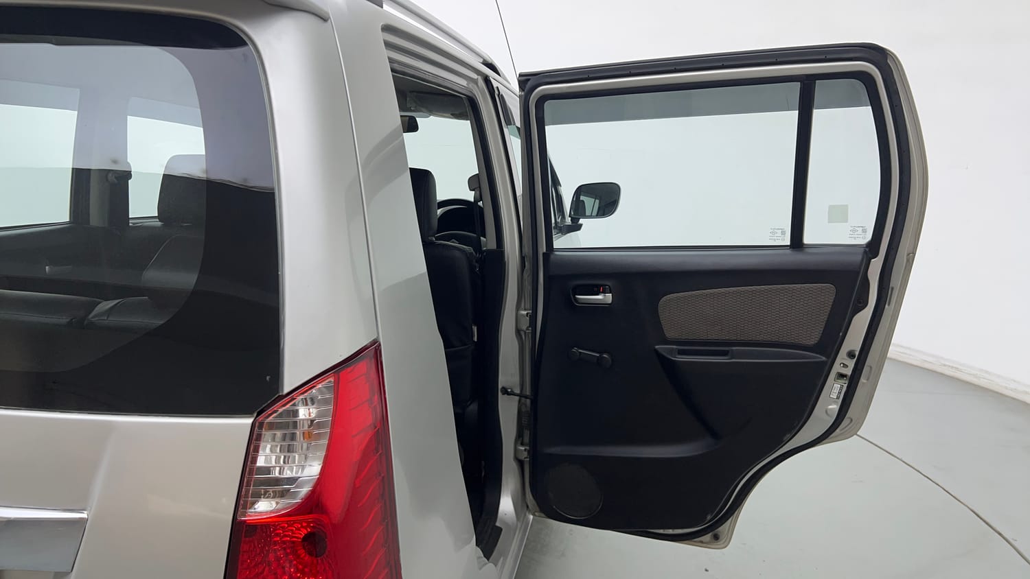 Used 2015 Maruti Suzuki Wagon R LXI Petrol Manual interior RIGHT REAR DOOR OPEN VIEW
