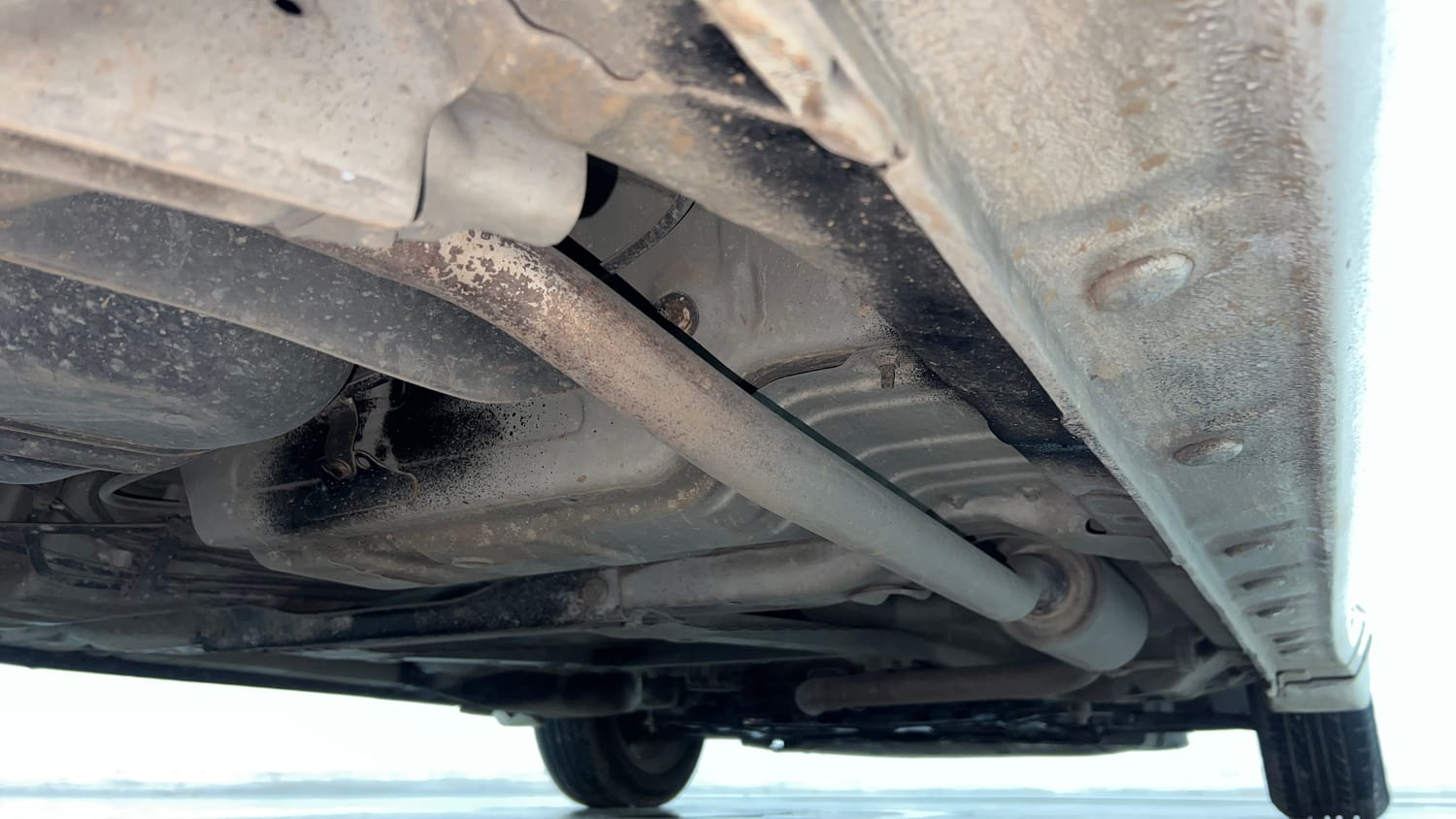 Used 2015 Honda City V Petrol Manual extra REAR RIGHT UNDERBODY VIEW