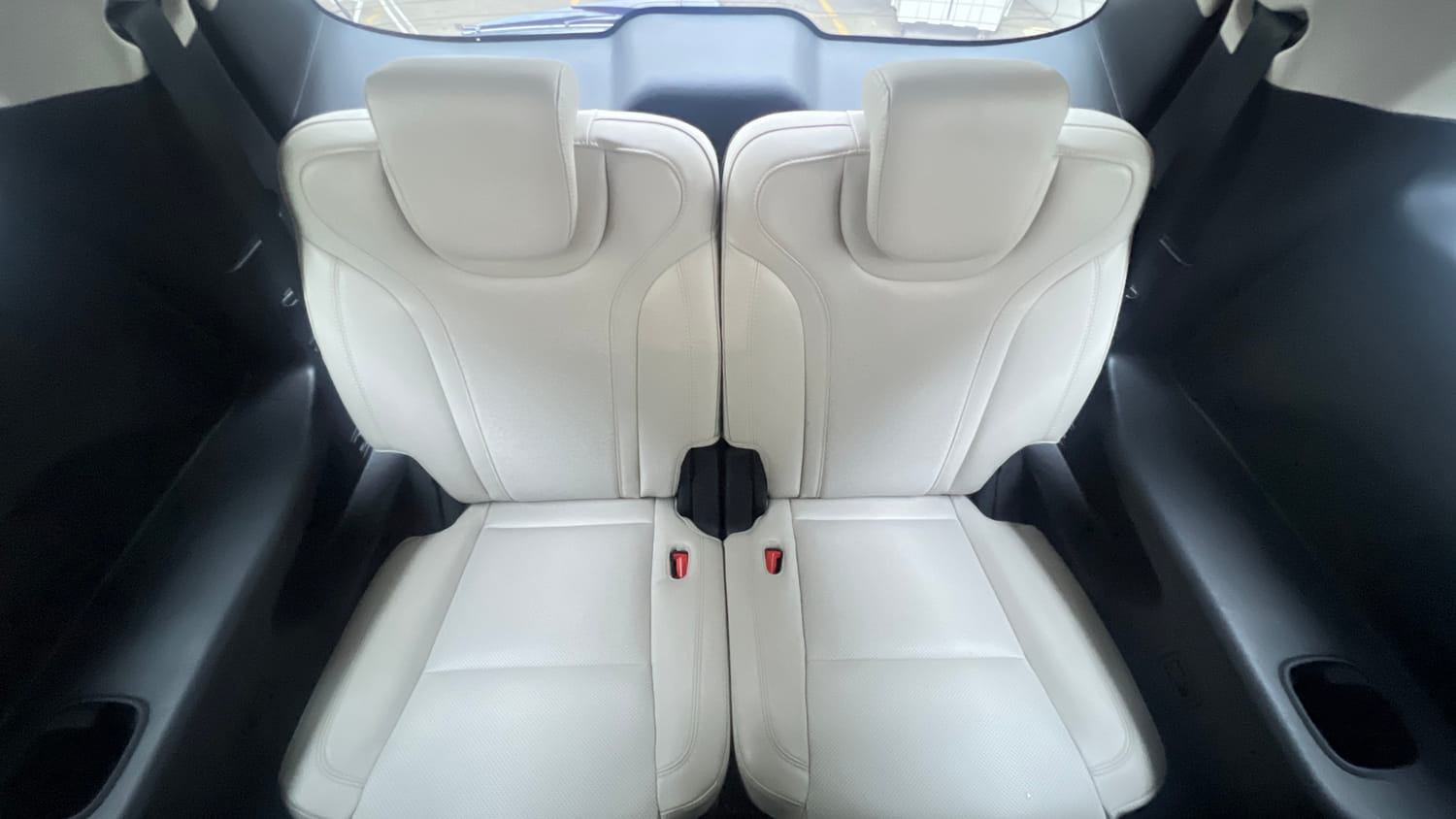 Used 2023 Mahindra XUV700 AX 7 Petrol MT 7 STR Petrol Manual interior THIRD ROW SEAT