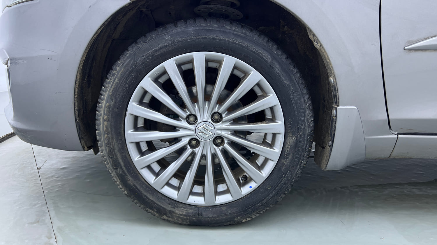 Used 2017 Maruti Suzuki Ciaz ZXI+ Petrol Manual tyres LEFT FRONT TYRE RIM VIEW