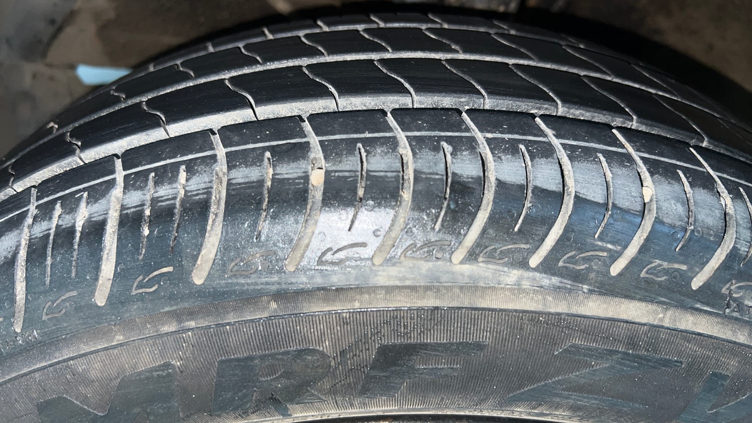 Used 2017 Maruti Suzuki Baleno Delta 1.2 Petrol Manual tyres LEFT FRONT TYRE TREAD VIEW