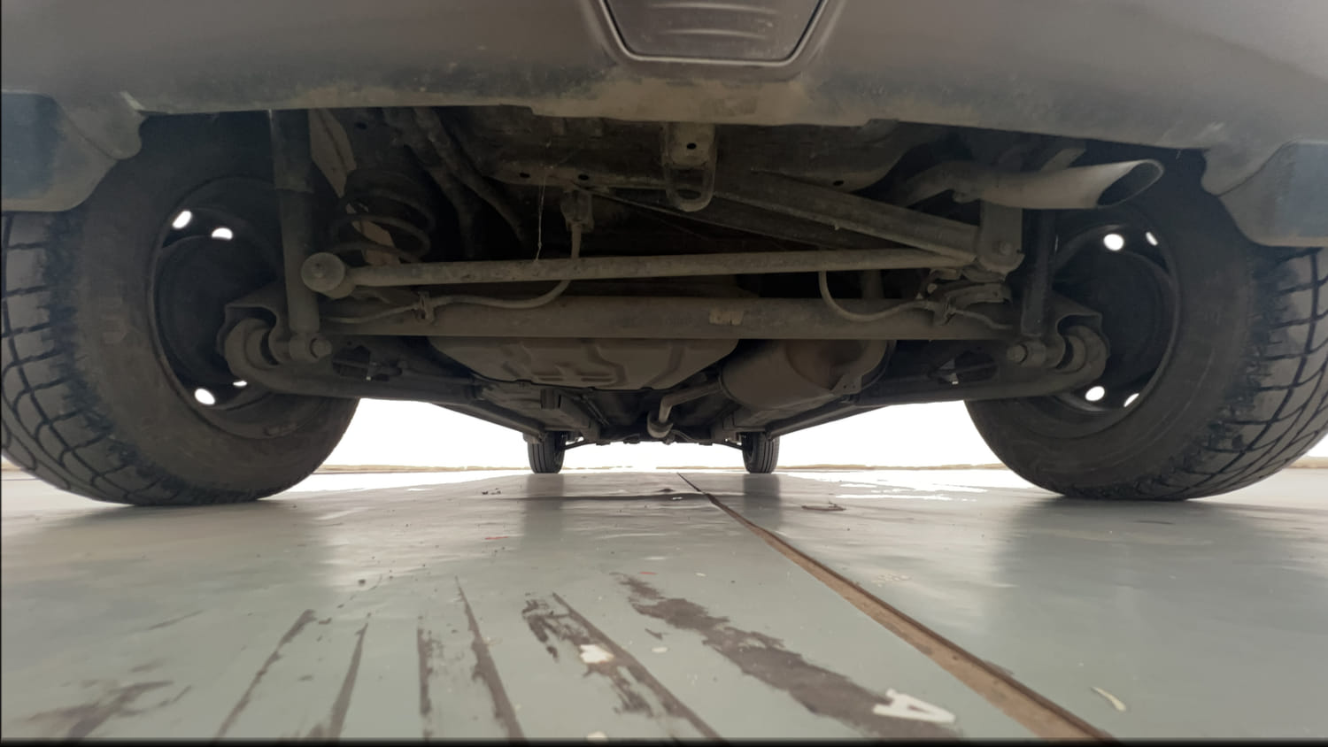 Used 2016 Maruti Suzuki Wagon R LXI Petrol Manual extra REAR UNDERBODY VIEW (TAKEN FROM REAR)