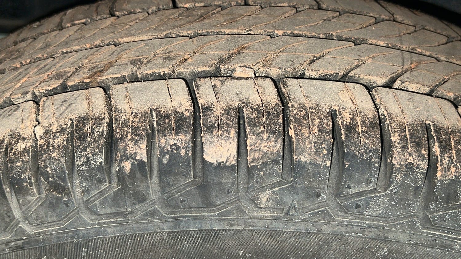 Used 2018 Maruti Suzuki Swift LXi Petrol Manual tyres RIGHT REAR TYRE TREAD VIEW