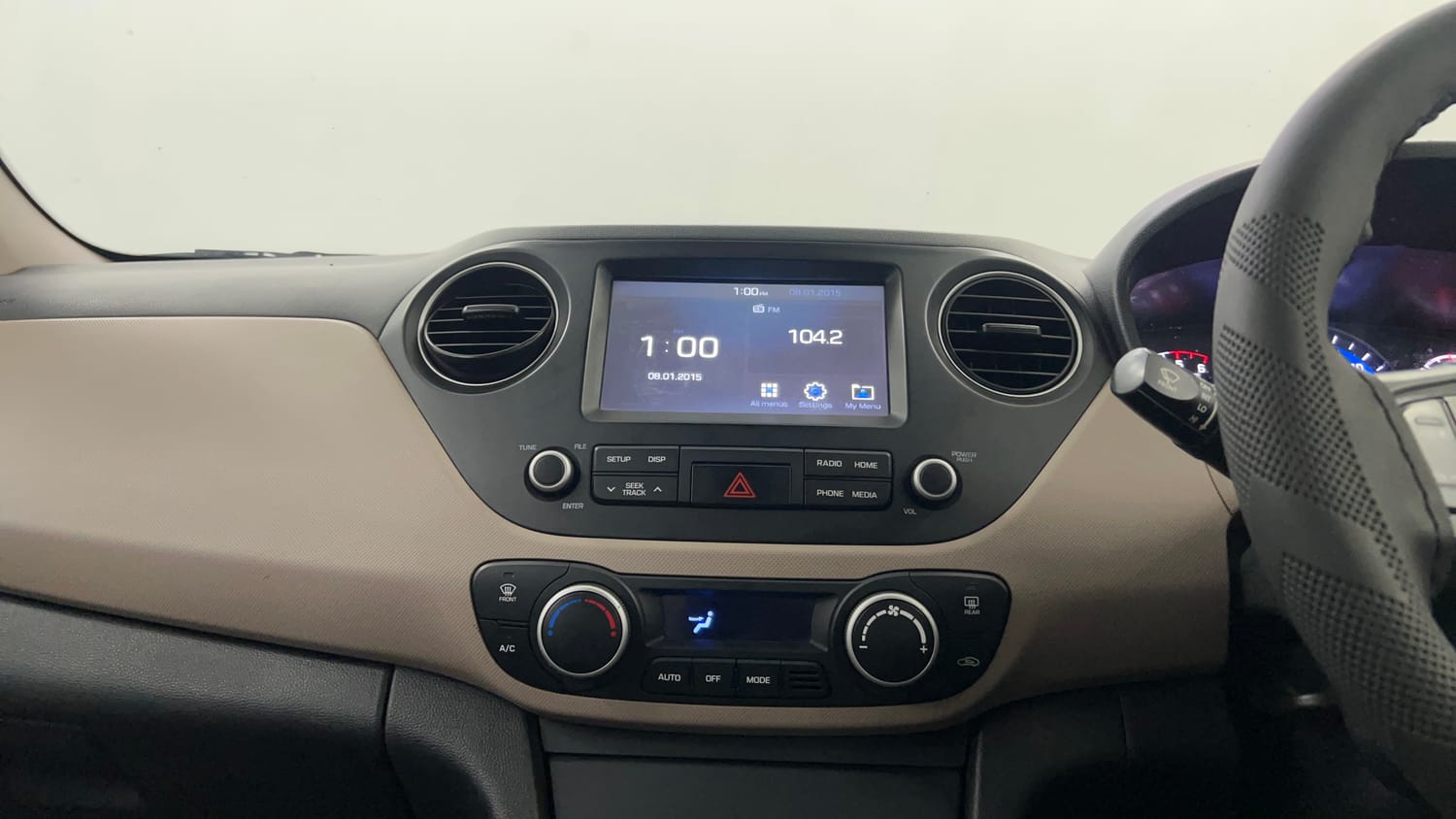 Used 2019 Hyundai Xcent SX (O)CRDi Diesel Manual interior MUSIC SYSTEM & AC CONTROL VIEW