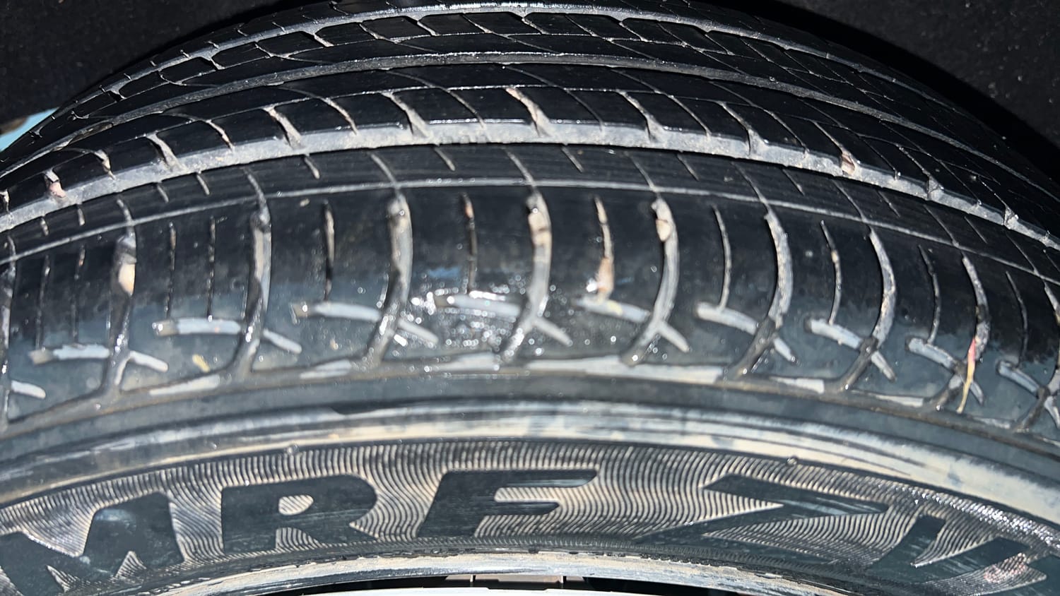 Used 2017 Maruti Suzuki Baleno Delta 1.2 Petrol Manual tyres RIGHT REAR TYRE TREAD VIEW