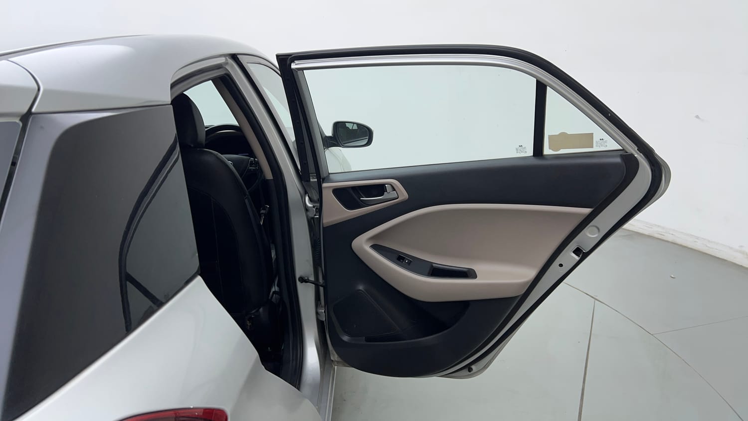 Used 2018 Hyundai Elite i20 Asta 1.2 (O) Petrol Manual interior RIGHT REAR DOOR OPEN VIEW