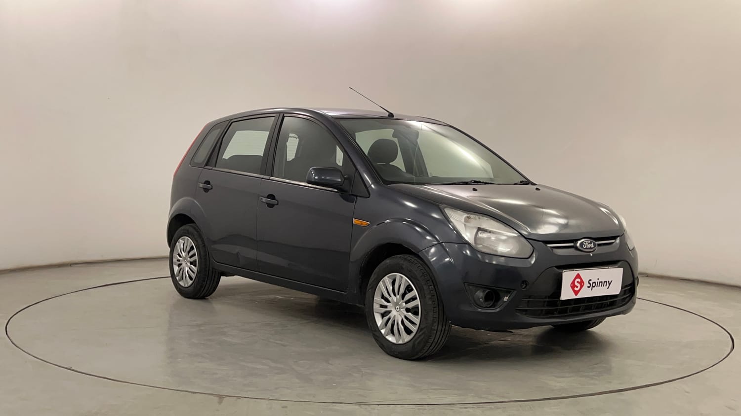Used 2012 Ford Figo Duratec Petrol ZXI 1.2 Petrol Manual exterior RIGHT FRONT CORNER VIEW