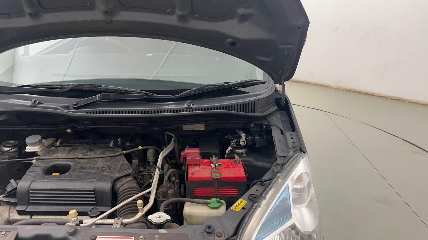 Used 2016 Maruti Suzuki Wagon R LXI Petrol Manual engine ENGINE LEFT SIDE HINGE & APRON VIEW