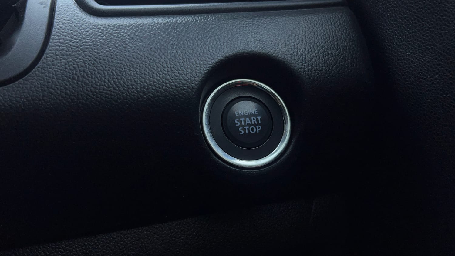 Used 2018 Maruti Suzuki Swift ZXi AMT Petrol Automatic top_features Keyless start