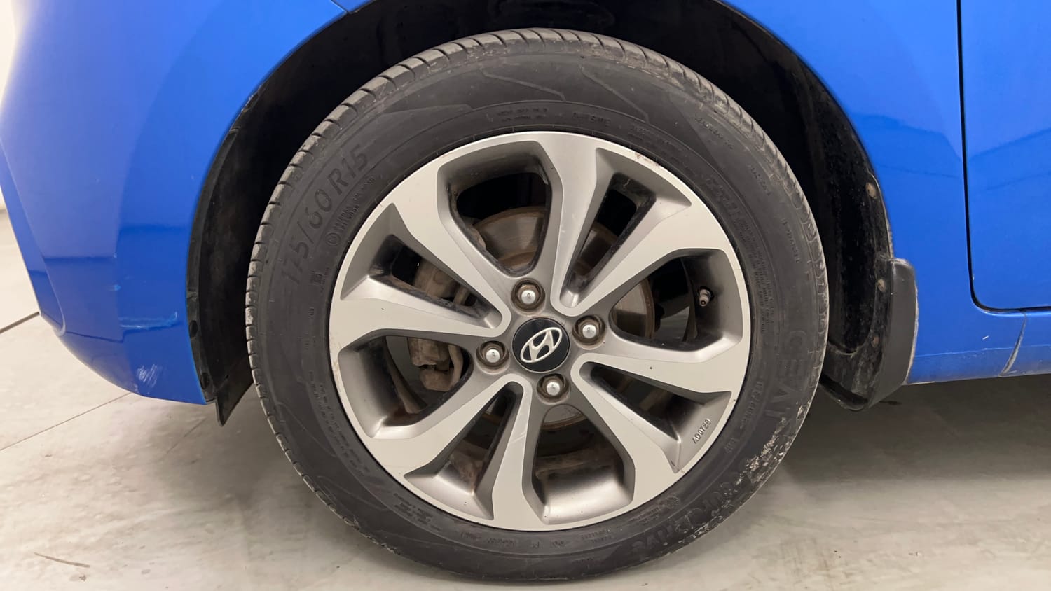 Used 2019 Hyundai Xcent SX (O)CRDi Diesel Manual tyres LEFT FRONT TYRE RIM VIEW