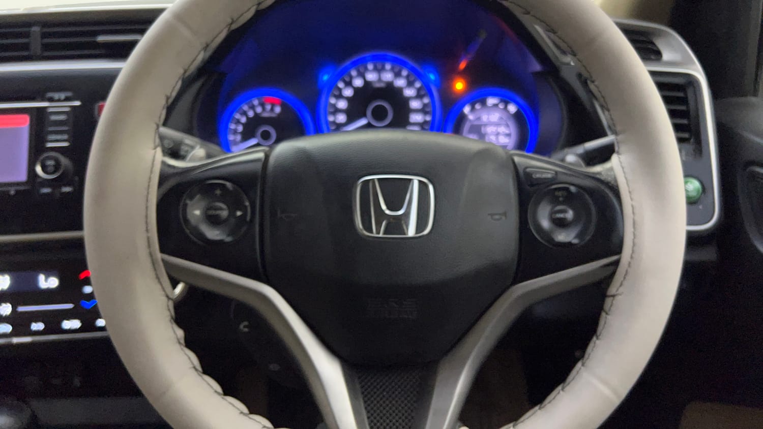 Used 2015 Honda City VX CVT Petrol Automatic top_features Airbags