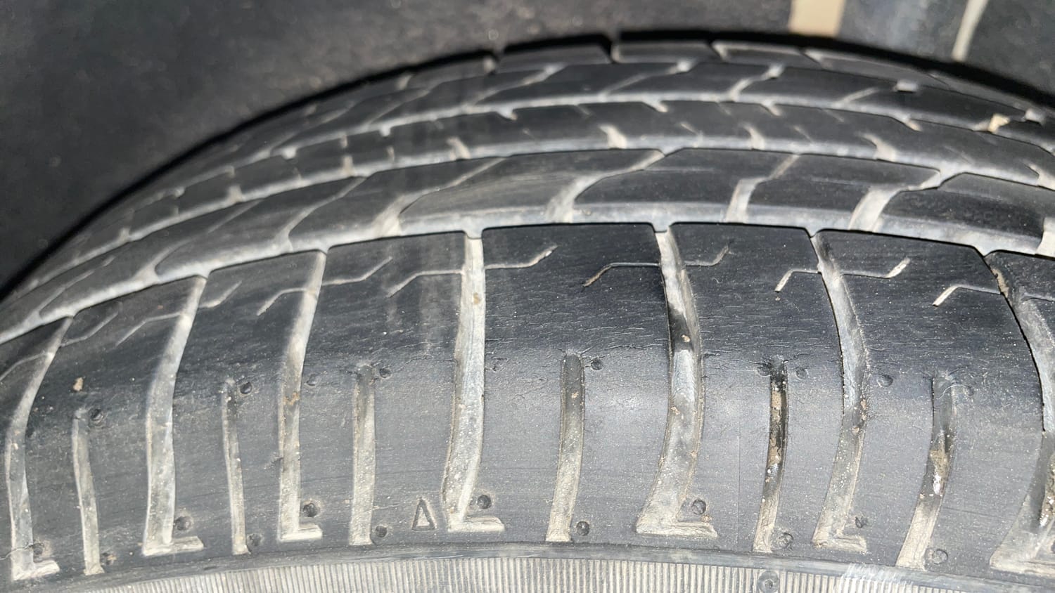 Used 2015 Ford EcoSport Titanium 1.5L Ti-VCT AT Petrol Automatic tyres LEFT REAR TYRE TREAD VIEW
