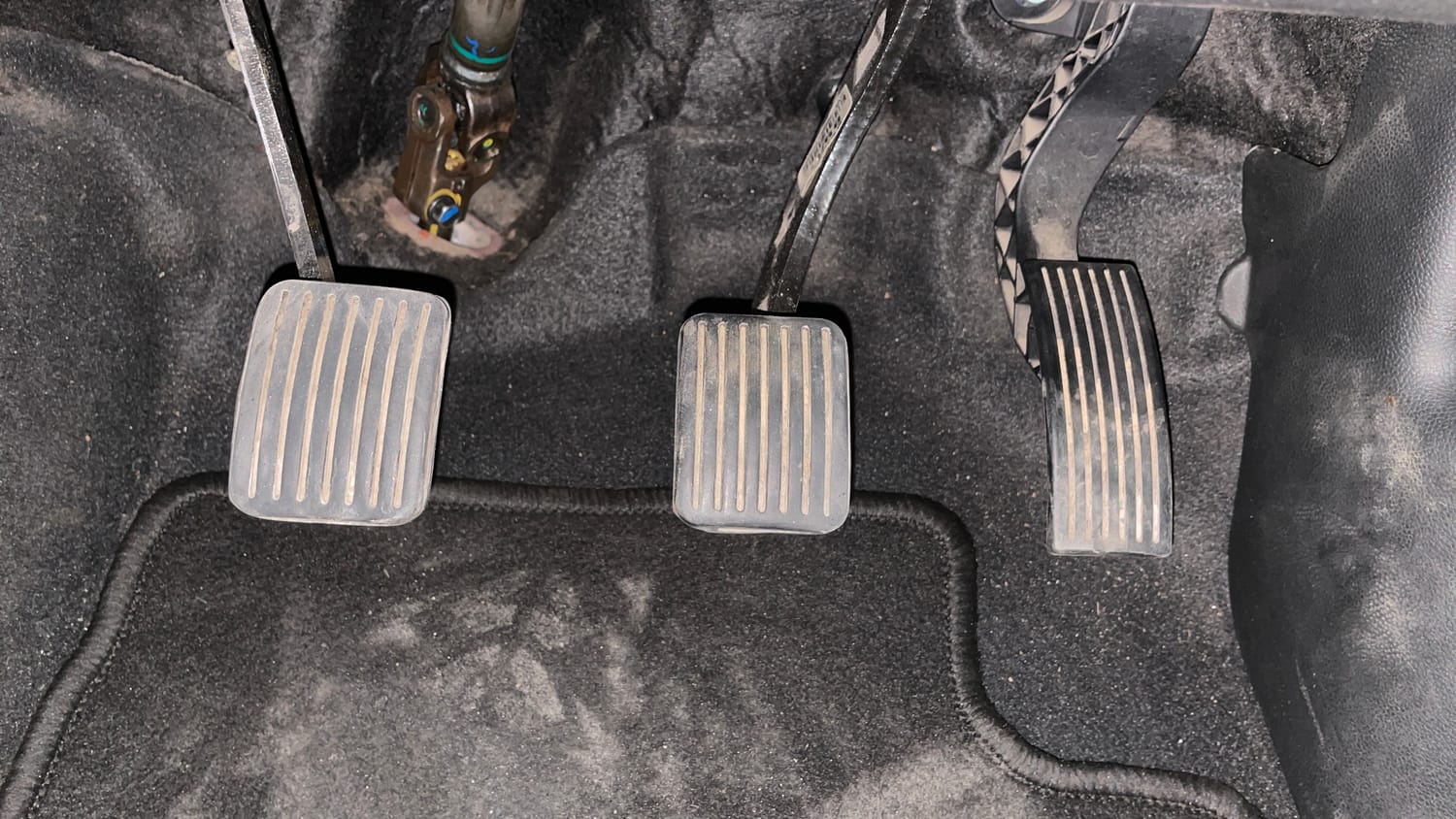 Used 2014 Hyundai Grand i10 Magna 1.2 Kappa VTVT Petrol Manual interior PEDALS VIEW