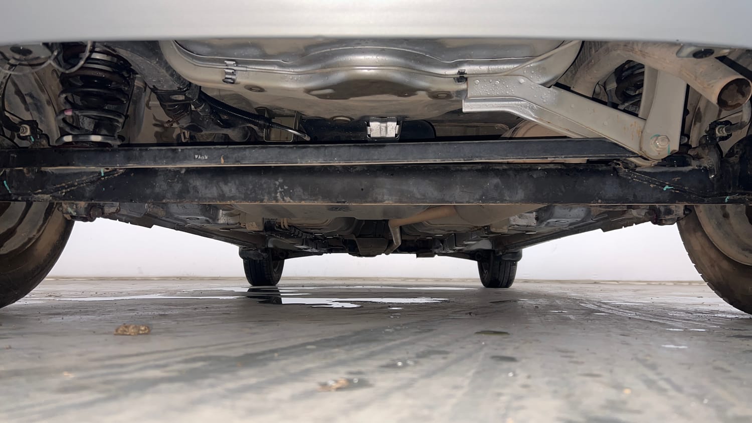 Used 2015 Hyundai Eon Magna + Petrol Manual extra REAR UNDERBODY VIEW (TAKEN FROM REAR)