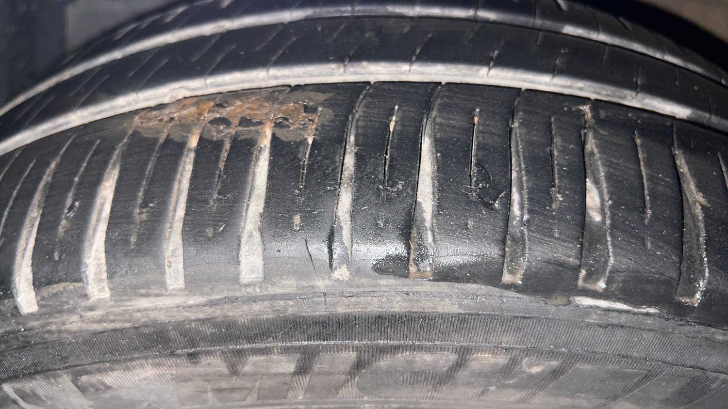 Used 2017 Maruti Suzuki Ciaz Zeta 1.3 Hybrid Diesel Manual tyres LEFT FRONT TYRE TREAD VIEW