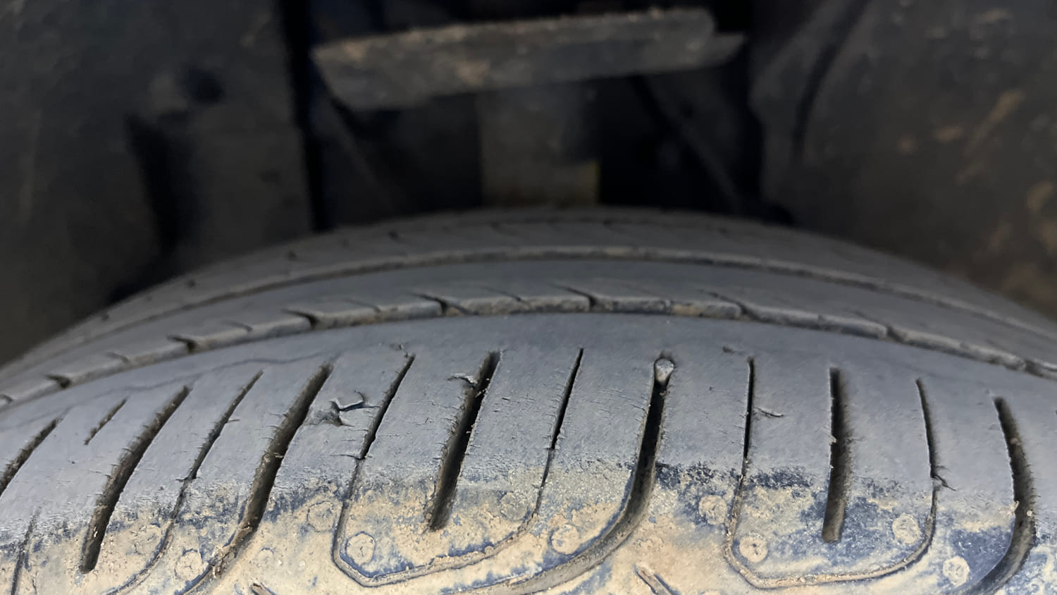 Used 2022 Tata Altroz XZA Petrol Petrol Automatic tyres RIGHT FRONT TYRE TREAD VIEW