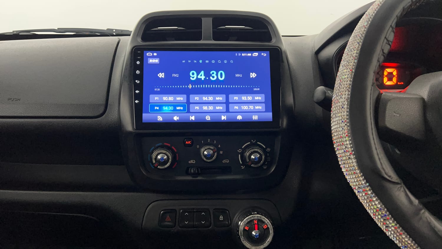 Used 2017 Renault Kwid CLIMBER 1.0 AMT Petrol Automatic interior MUSIC SYSTEM & AC CONTROL VIEW