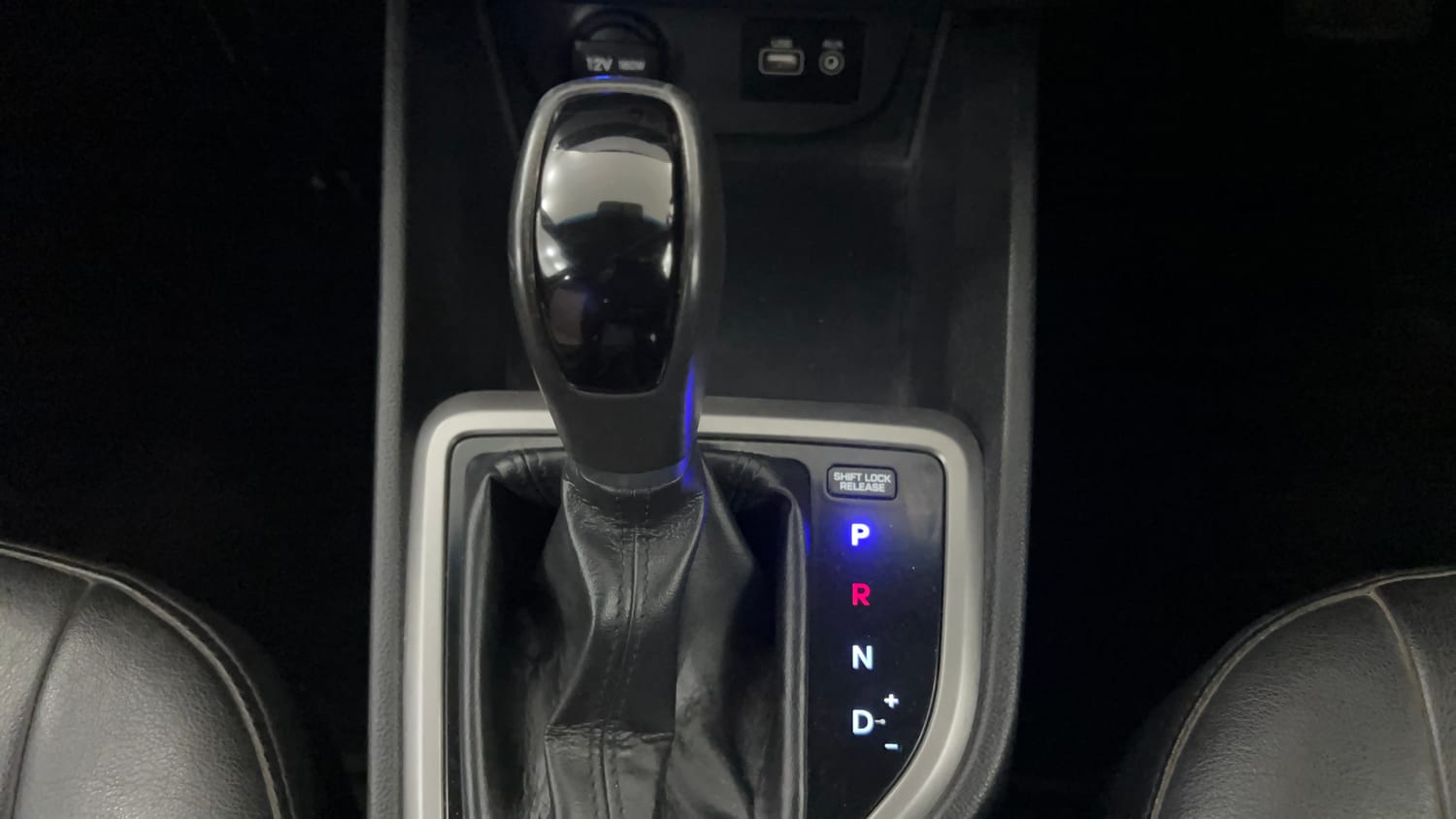 Used 2016 Hyundai Creta 1.6 SX Plus AT Diesel Automatic interior GEAR  KNOB VIEW