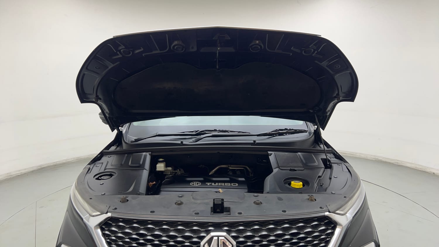 Used 2019 MG Motors Hector Sharp 1.5 DCT Petrol Petrol Automatic engine ENGINE & BONNET OPEN FRONT VIEW