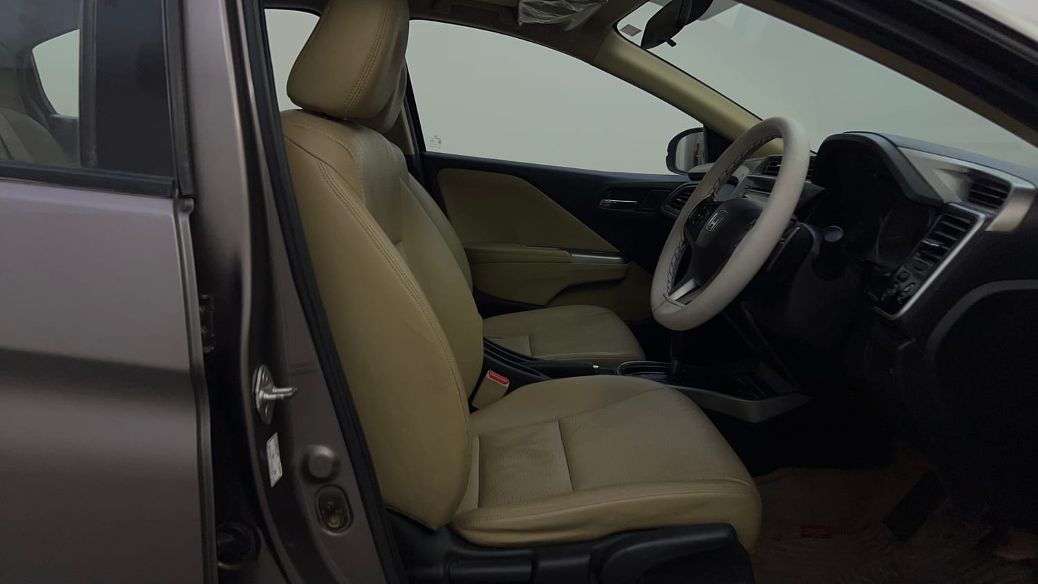 Used 2015 Honda City VX CVT Petrol Automatic interior RIGHT SIDE FRONT DOOR CABIN VIEW
