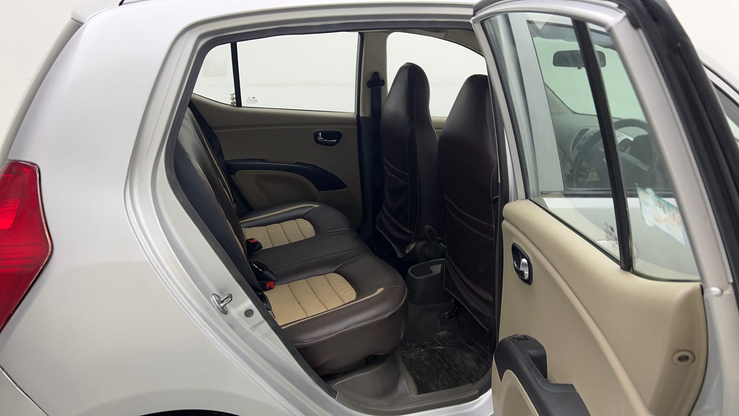 Used 2014 Hyundai i10 Sportz 1.1 iRDE2 Petrol Manual interior RIGHT SIDE REAR DOOR CABIN VIEW