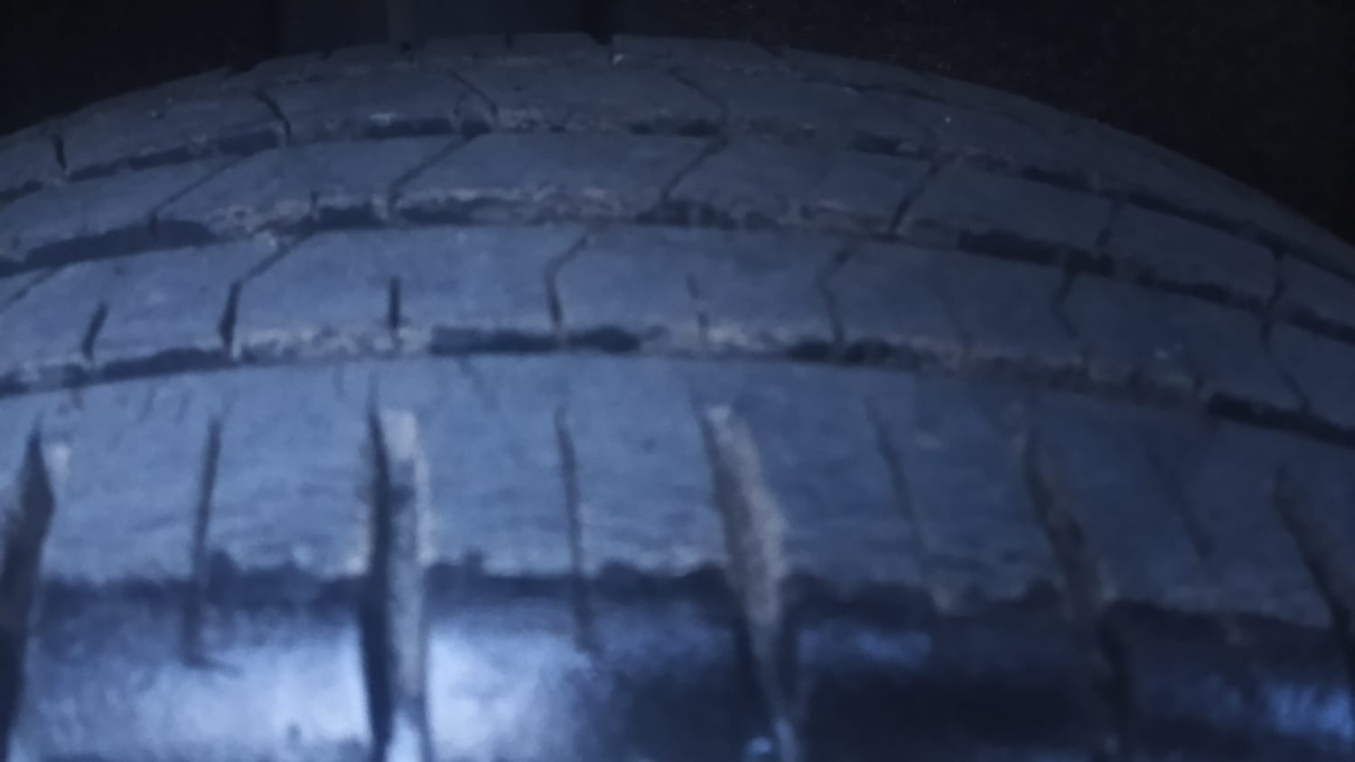 Used 2018 Maruti Suzuki Baleno Zeta 1.2 Petrol Manual tyres RIGHT REAR TYRE TREAD VIEW