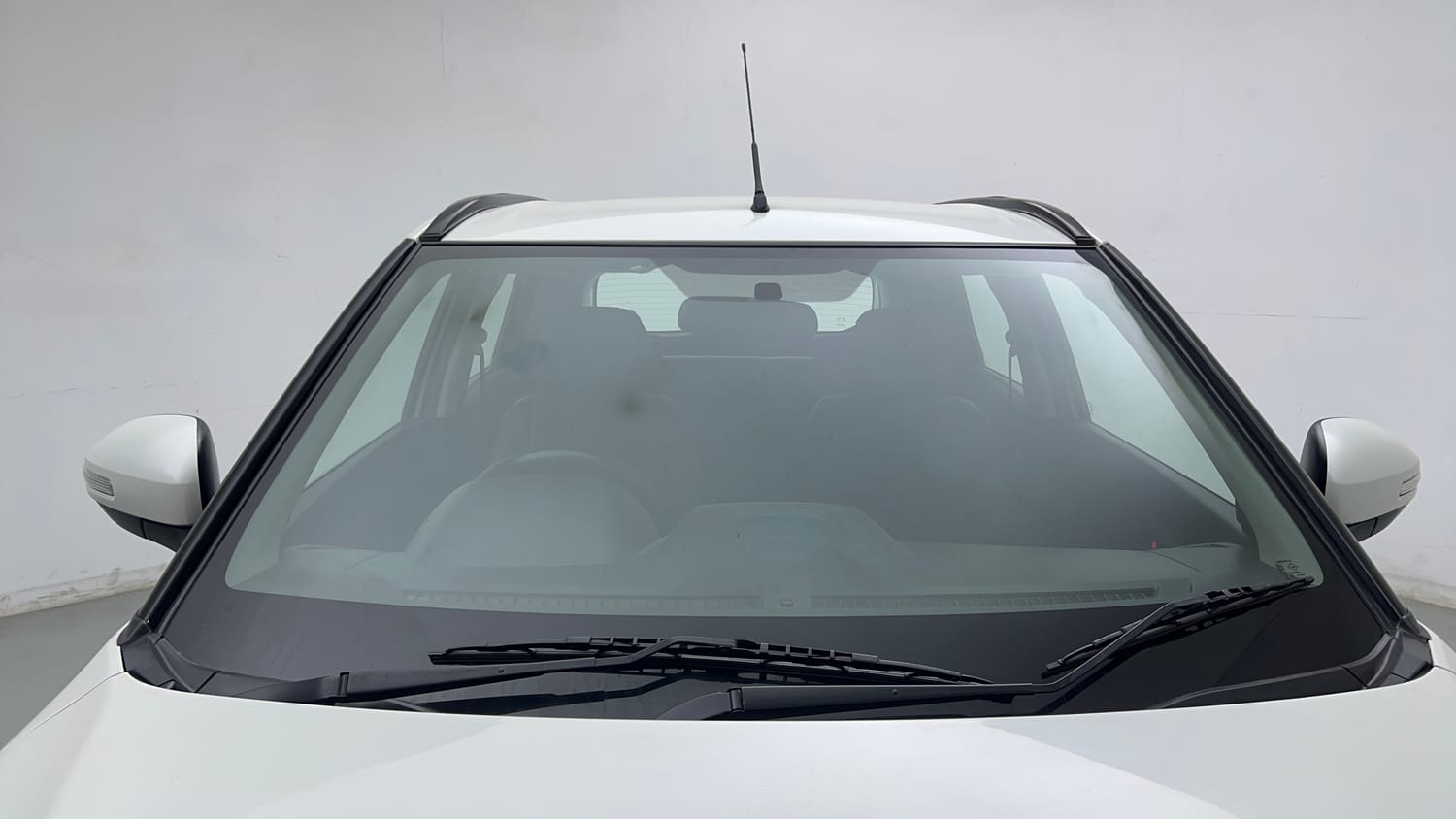 Used 2022 maruti-suzuki Vitara Brezza VXi Petrol Manual exterior FRONT WINDSHIELD VIEW