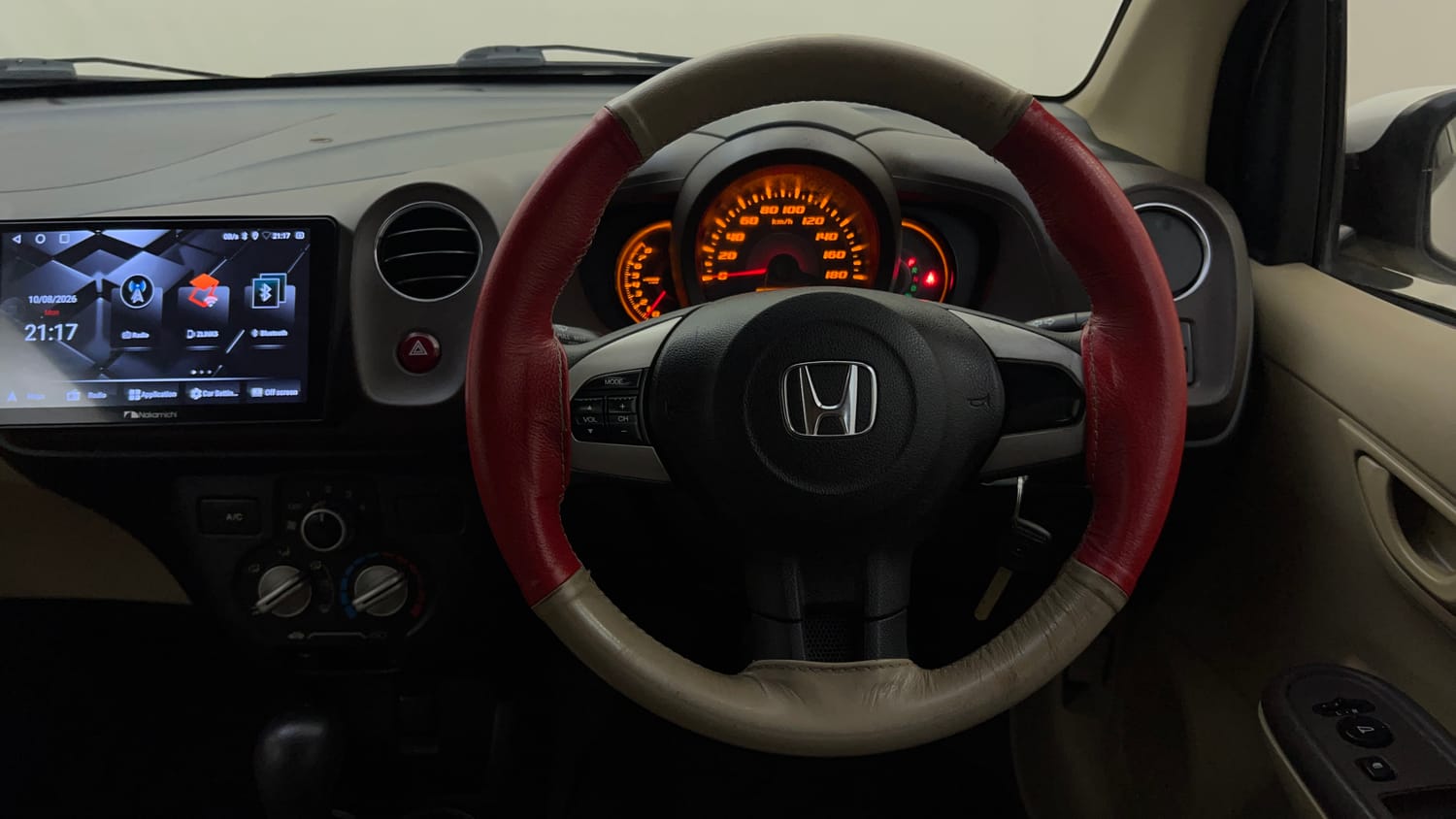 Used 2013 Honda Amaze 1.2 S AT i-VTEC Petrol Automatic top_features Steering mounted controls