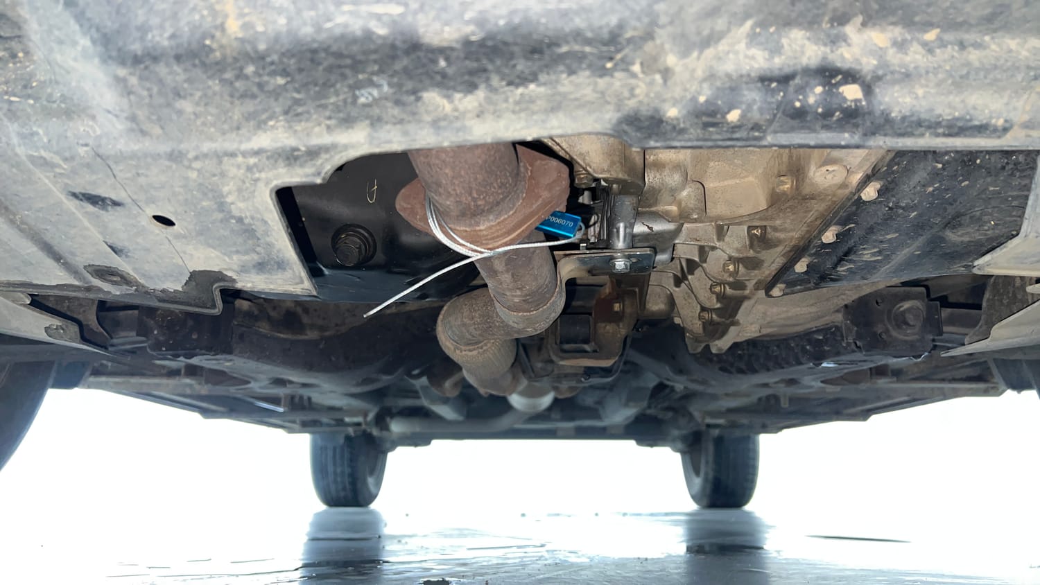 Used 2024 tata Nexon Fearless S 1.2 Revotron Petrol 7DCA Dual Tone Petrol Automatic extra FRONT LEFT UNDERBODY VIEW