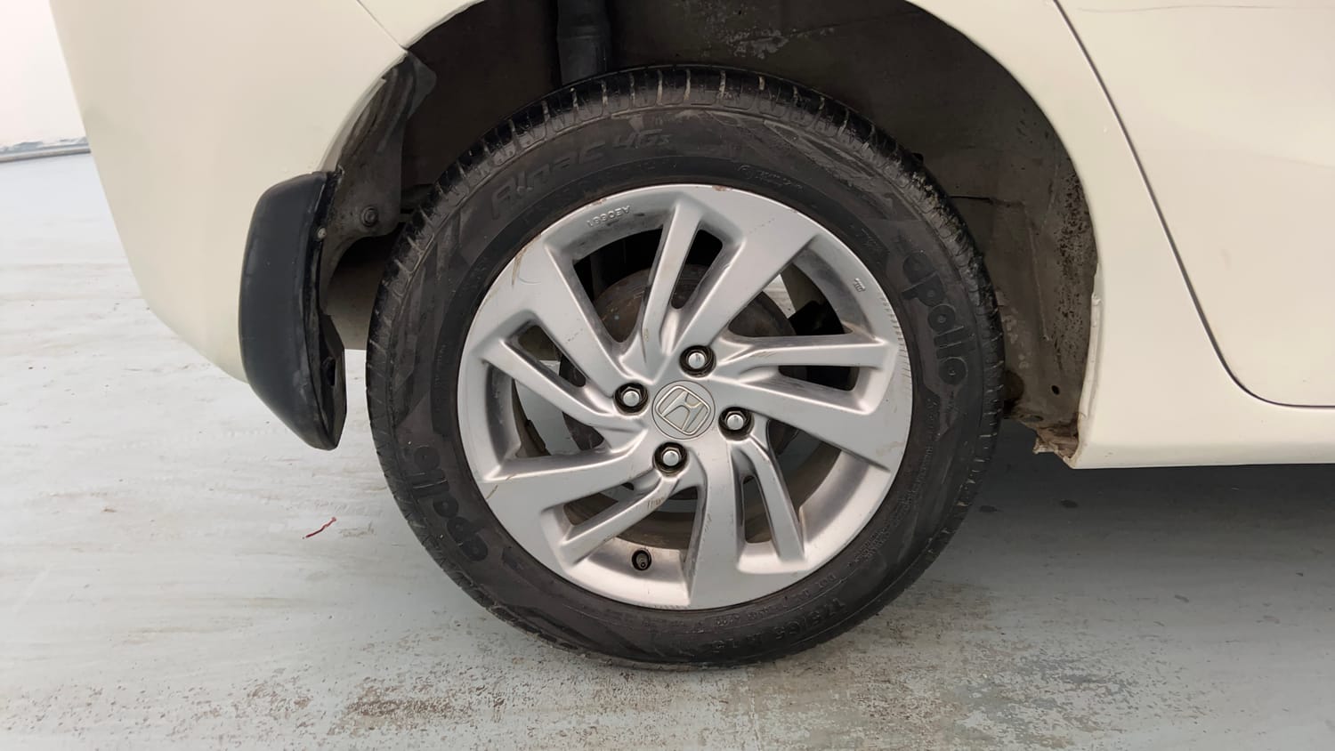 Used 2018 Honda Jazz V Petrol Petrol Manual tyres RIGHT REAR TYRE RIM VIEW