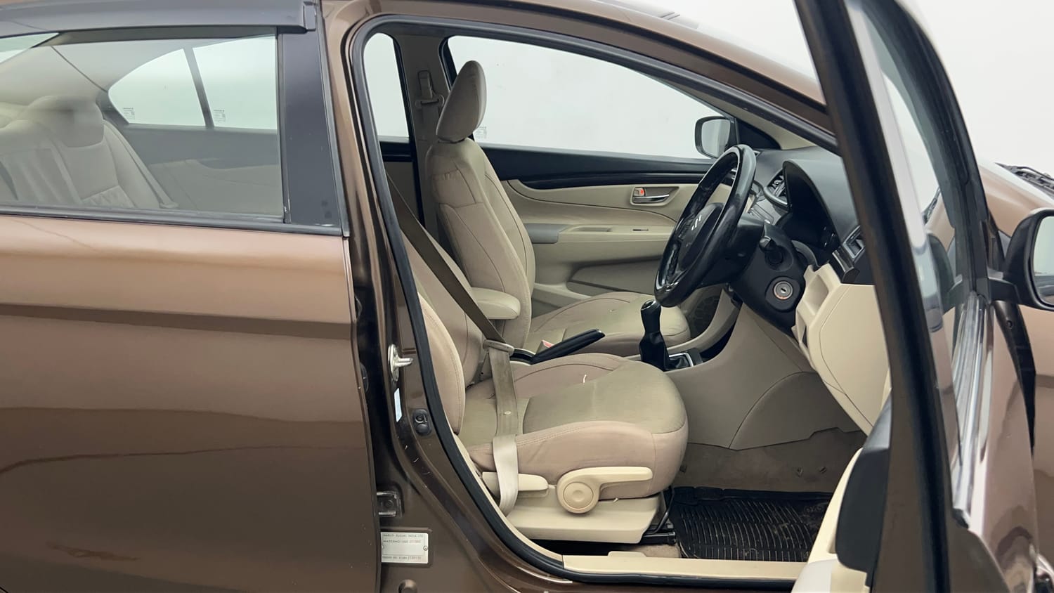 Used 2018 Maruti Suzuki Ciaz Delta 1.4 MT Petrol Manual interior RIGHT SIDE FRONT DOOR CABIN VIEW